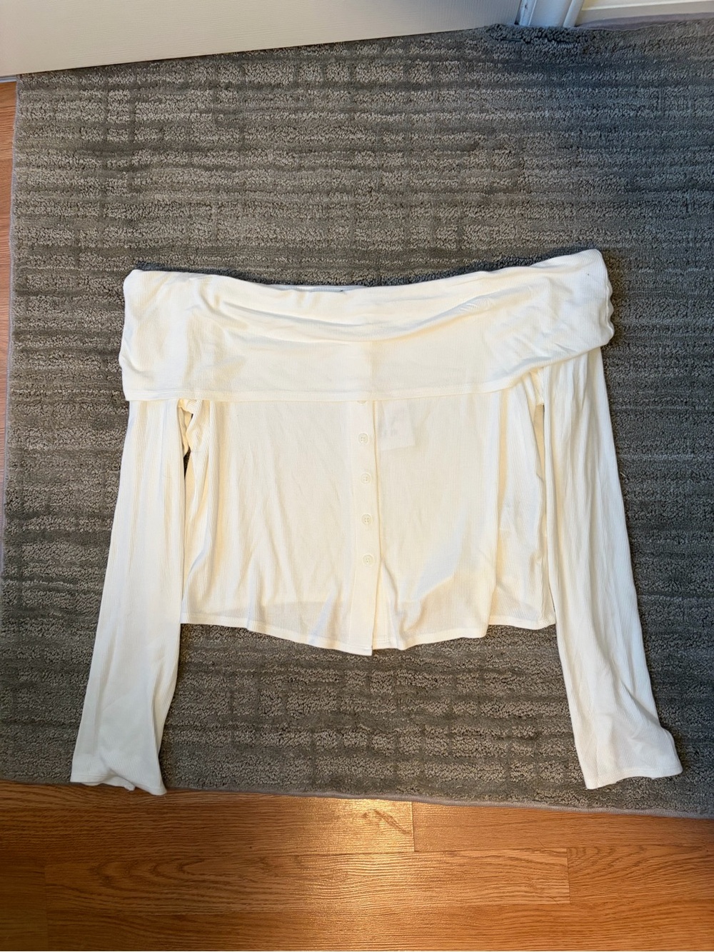 Forever 21 White Off-Shoulder Long Sleeve Button-Front Crop Top